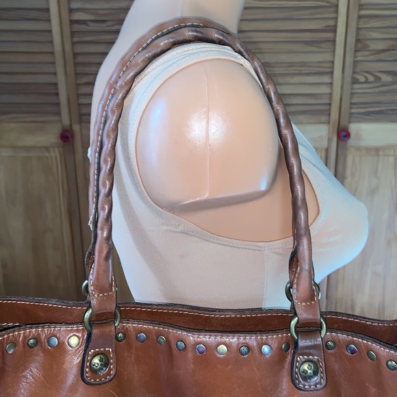 Patricia Nash zipper tote distressed leather - Picture 4 of 10